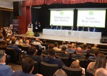 Eleitos e eleitas são diplomados pela Justiça Eleitoral em João Pessoa