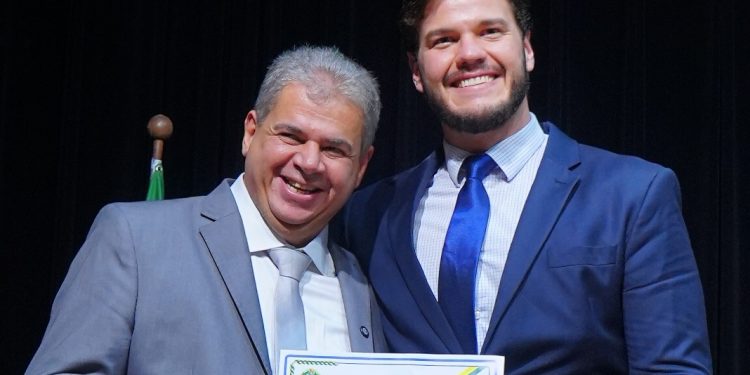 Bruno Cunha Lima é diplomado como prefeito reeleito de Campina Grande