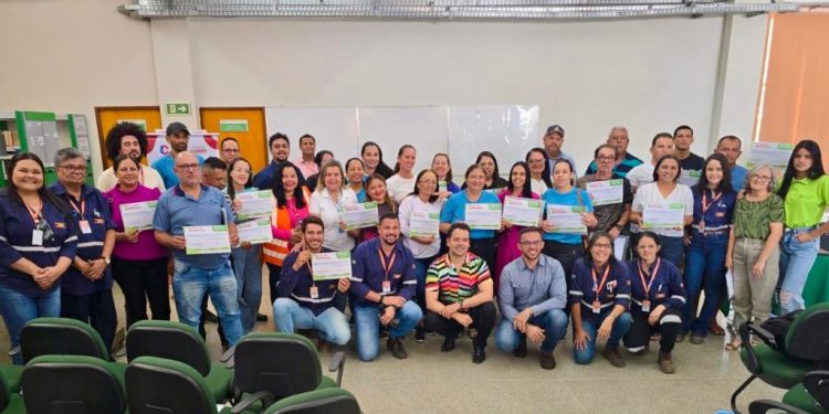 Transparaíba: braço social da obra promove capacitação para agentes de saúde de Monteiro