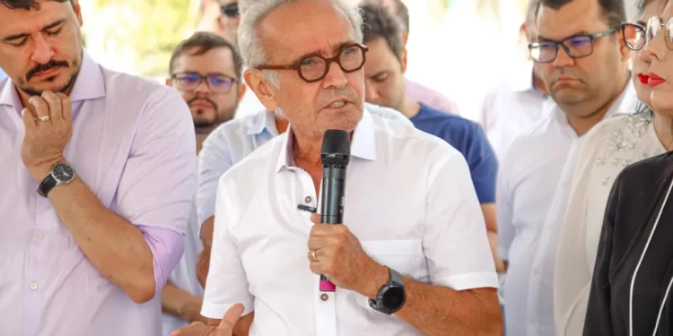 Cícero Lucena entrega reforma da USF do Timbó I e chega a 74 equipamentos de Saúde requalificados na gestão