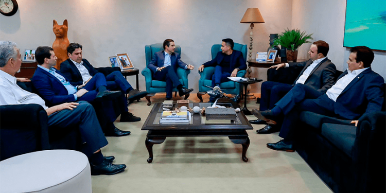 Governador de Alagoas e bancada do estado declaram apoio a Hugo Motta para a presidência da Câmara