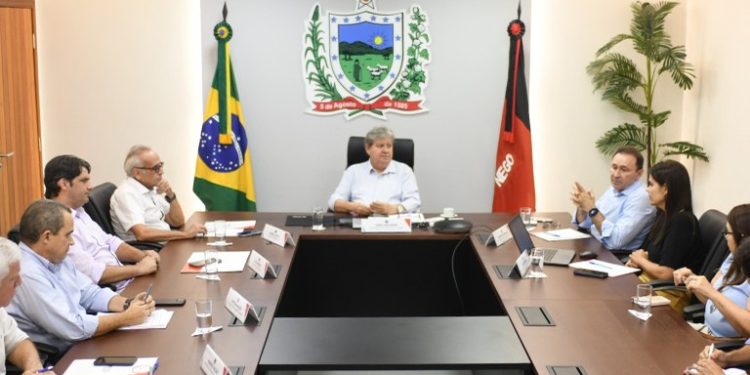 João Azevêdo se reúne com Cícero Lucena e discute cronograma para execução de obras do BRS de João Pessoa