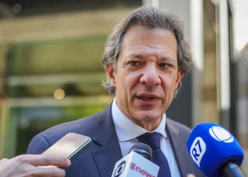 Haddad classifica de “surpresa” alta de 1 ponto dos juros básicos