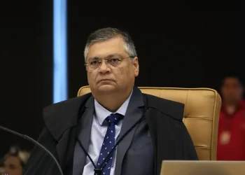 Dino libera retomada do pagamento de emendas parlamentares suspensas
