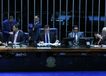 Senado aprova taxação de 15% sobre lucro de multinacionais