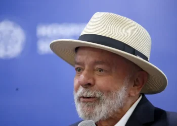 Lula passa por exames e é liberado para voltar a Brasília