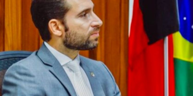 Michel Henrique propõe execução do Hino da Paraíba na abertura de sessões da ALPB