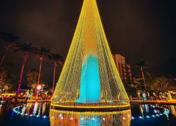 Natal Iluminado: multidão prestigia entrega dos polos do Evaldo Cruz e Parque do Povo