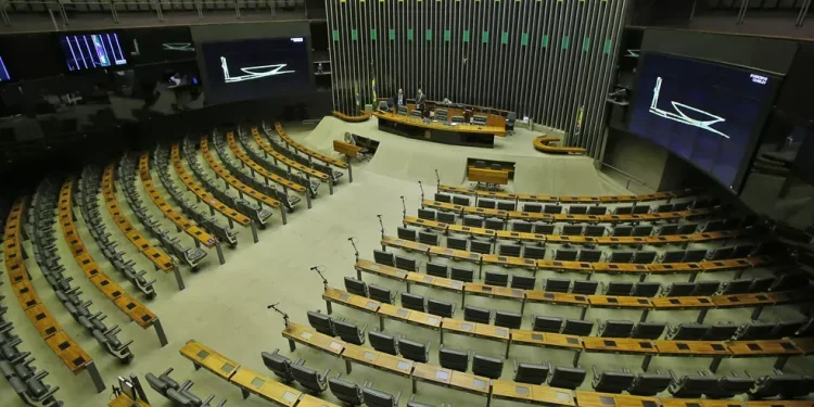Três deputados paraibanos votaram contra castração química para pedófilos; descubra quem