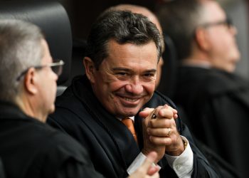 Naquela cadeira do TCU, estamos todos sentando juntos com Vital
