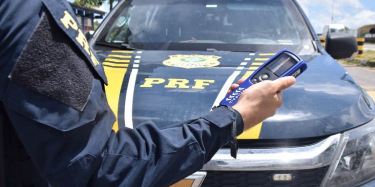 PRF na Paraíba registra casos de veículo adulterado e embriaguez ao volante na véspera de Natal