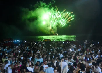 Sedurb publica editais para comerciantes e instalação de tendas familiares na praia durante o Réveillon
