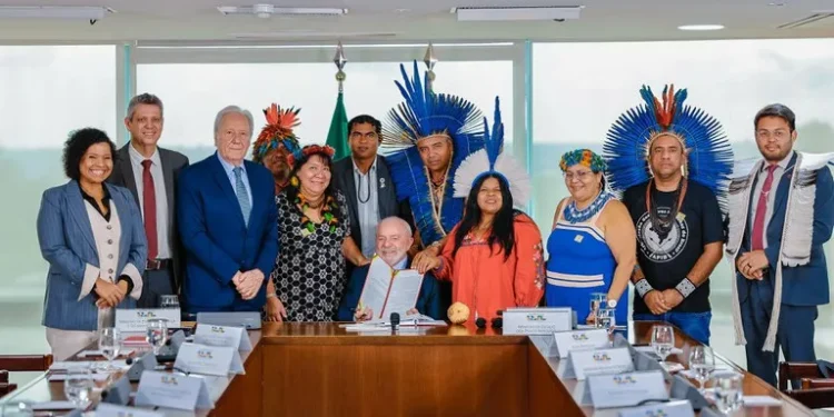 Lula oficializa demarcação de terra indígena em Rio Tinto e Marcação