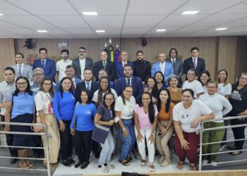 André Coutinho sanciona Lei que prevê incentivo financeiro a profissionais da Atenção Primária à Saúde