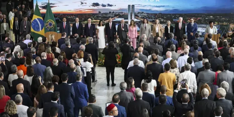 Autoridades pedem responsabilização por tentativa de golpe