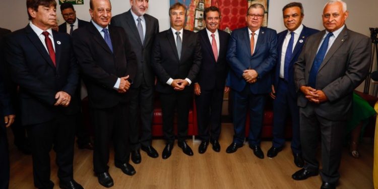 João Azevêdo prestigia posse de nova Mesa Diretora do TCE e ressalta harmonia entre os Poderes e órgãos de controle