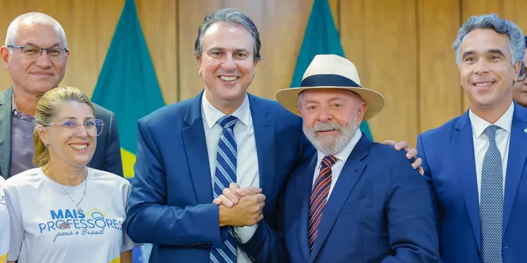 Governo Federal cria bolsa de R$ 1.050 para estudantes de licenciatura