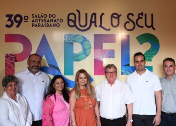 João Azevêdo e presidente nacional do Sebrae visitam 39º Salão do Artesanato e celebram número de vendas