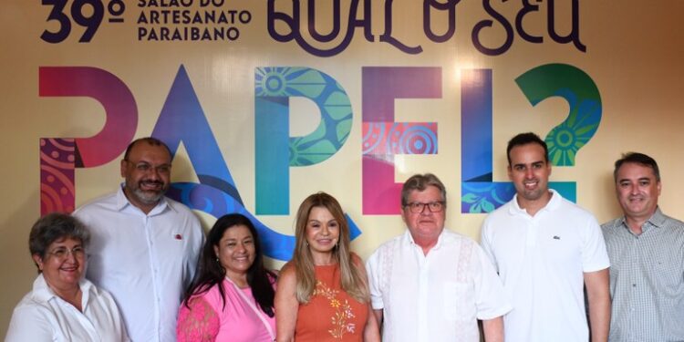 João Azevêdo e presidente nacional do Sebrae visitam 39º Salão do Artesanato e celebram número de vendas