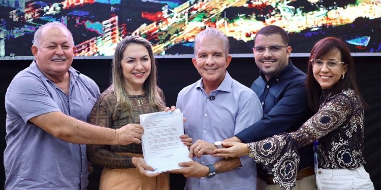 Prefeito de Patos lança pacote de leis que irão impulsionar a inovação e o desenvolvimento econômico local