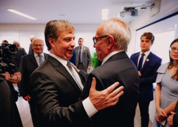 Cícero Lucena destaca aperfeiçoamento do TCE-PB durante posse do novo presidente da Corte