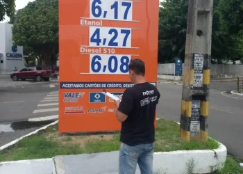 Fiscalização do Procon-JP notifica mais 42 postos de combustíveis sobre aumento no preço da gasolina