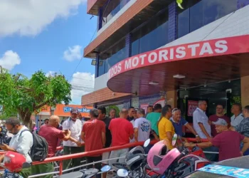 Motoristas de ônibus de João Pessoa encerram greve após aprovação de proposta de reajuste