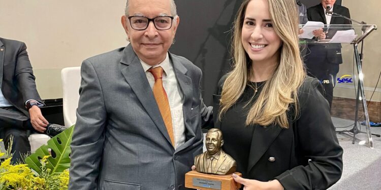 Natal Iluminado de Campina Grande é premiado pela Abrajet-PB