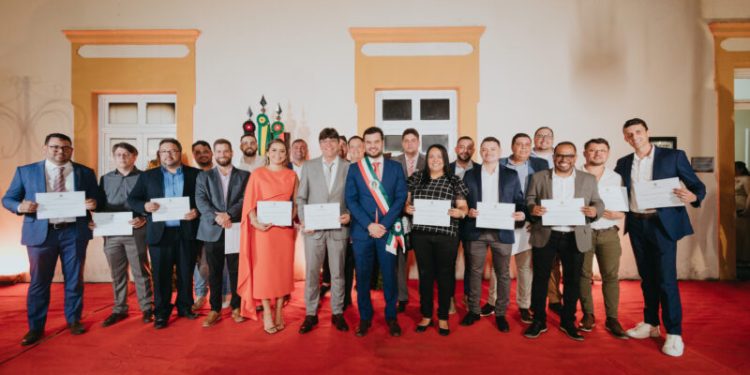 Prefeito de Mamanguape,  Joaquim Fernandes, empossa parte do secretariado municipal