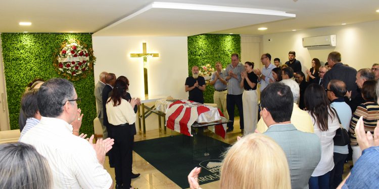 Velório de Júlio Aurélio reúne autoridades que destacam o legado de justiça e humanismo