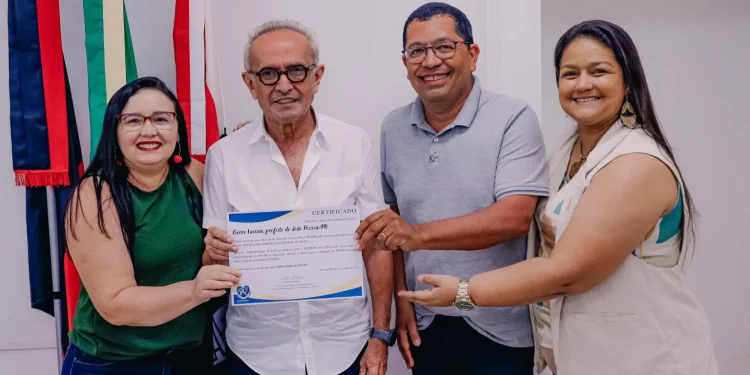 Cícero Lucena recebe certificação nacional e projeta ampliação de ações para a população autista