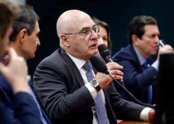 Fecomércio RJ celebra inclusão do Tax Free proposto por Veneziano quando deputado na reforma tributária