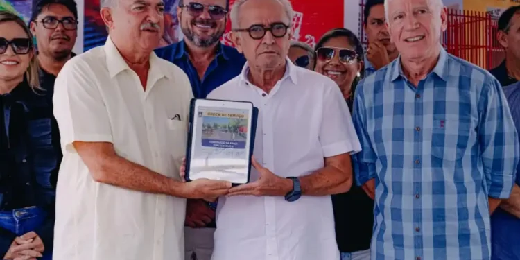Cícero Lucena autoriza construção de praça nos Funcionários II, projeta ruas 100% calçadas e destaca investimentos