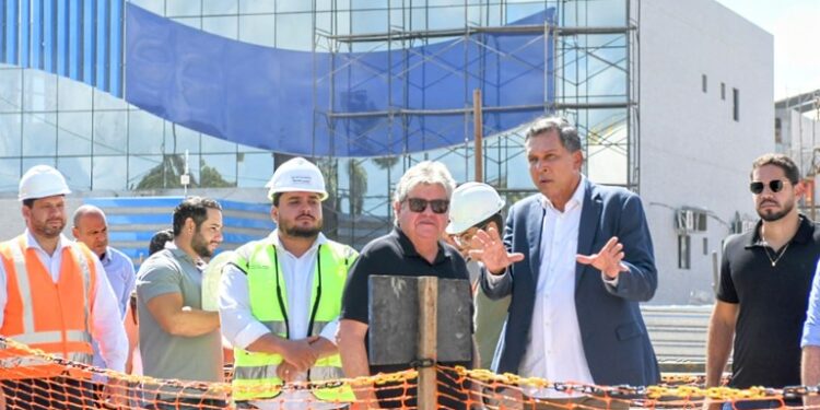 João Azevêdo inspeciona obras no Porto de Cabedelo e destaca importância de investimentos para a geração de emprego e renda