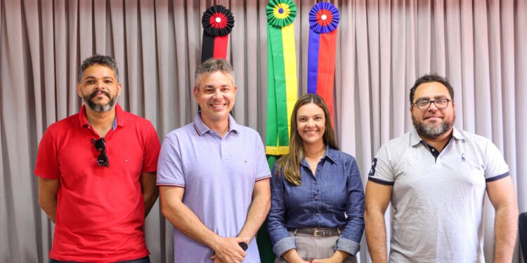 André Coutinho concede reajuste de 7% para os professores da rede municipal de Cabedelo