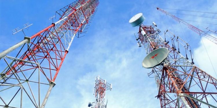 Prefeitos pedem ao STF a suspensão da expansão desordenada de antenas de celular na Paraíba