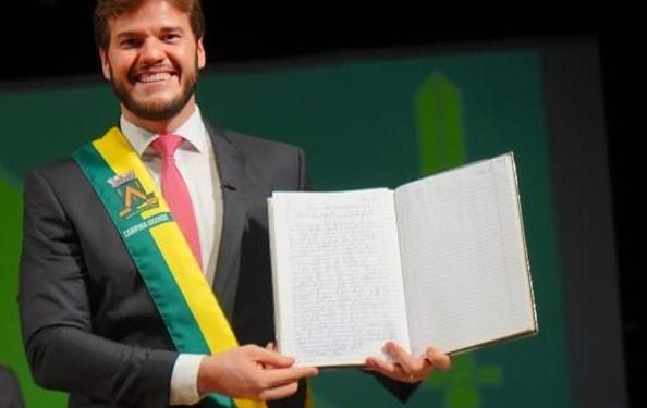 Bruno Cunha Lima toma posse pela segunda vez como prefeito de Campina Grande