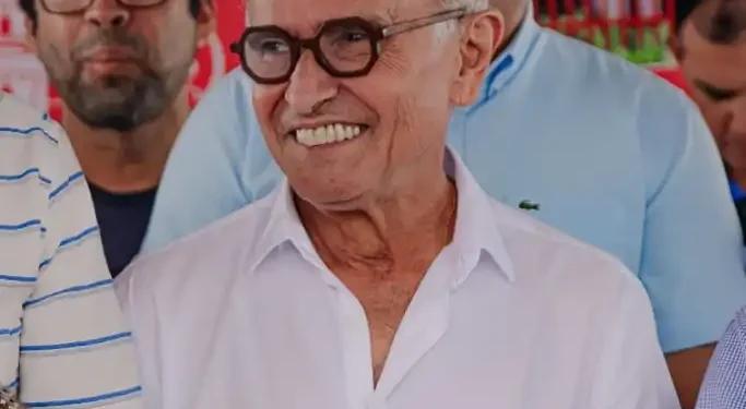 Cícero Lucena autoriza construção de praça no Colinas do Sul II e confirma obras de pavimentação