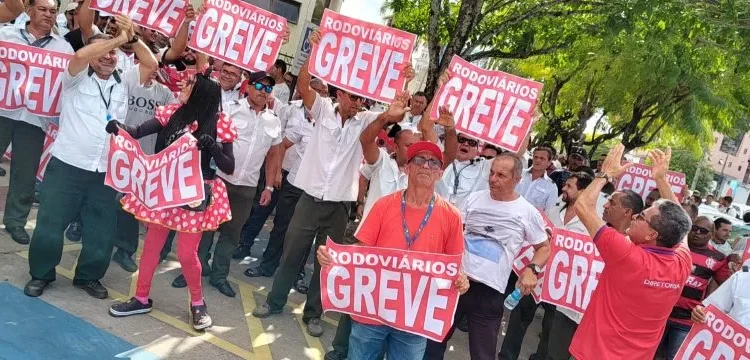 Greve dos motoristas de ônibus persiste pelo quarto dia em João Pessoa