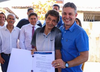 Prefeitura de Cabedelo entrega Termos de Posse a  moradores da Comunidade da Balança