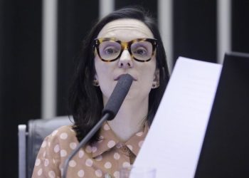 Comissão aprova direitos para beneficiária do Bolsa-Atleta que adotar criança