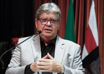 João Azevêdo anuncia contratação imediata de 80 concursados da Cagepa