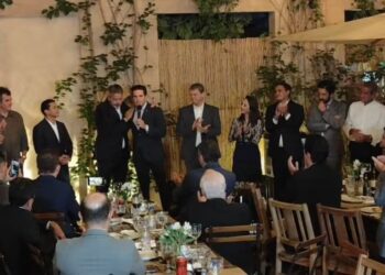 Hugo Motta une políticos de esquerda, centro e direita em jantar e reforça seu favoritismo para a Presidência da Câmara