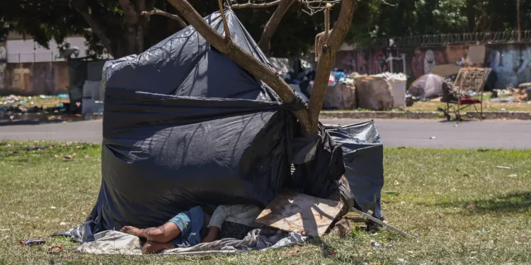 Aumenta em 25% o número de pessoas em situação de rua no país