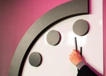 “Relógio do Juízo Final” é ajustado para 89 segundos da extinção humana; entenda