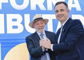 Reforma tributária é obra da democracia, diz Rodrigo Pacheco