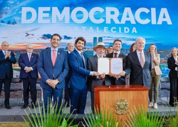 Lula edita decreto que cria Prêmio Eunice Paiva de defesa da democracia