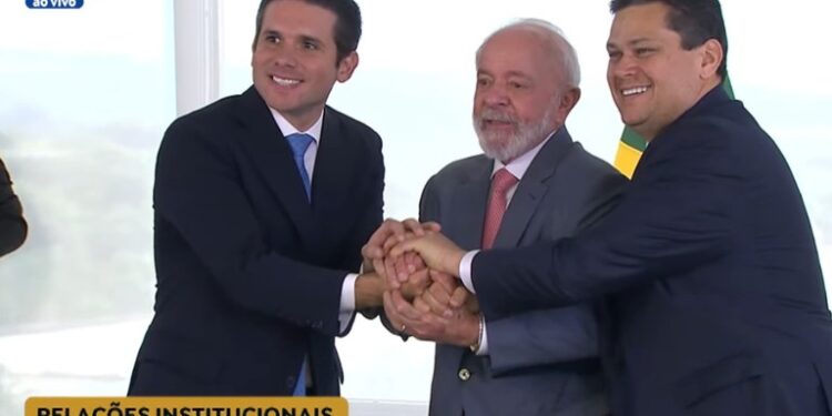Motta e Alcolumbre visitam Lula e garantem trabalho conjunto com Governo Federal