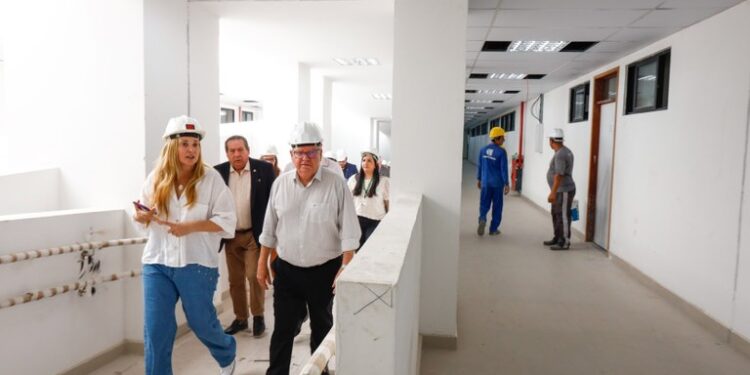João Azevêdo inspeciona obras do Hospital da Mulher e do Arco Metropolitano de João Pessoa que somam investimentos de R$ 375,4 milhões