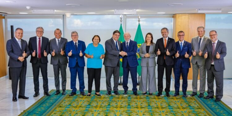 João Azevêdo e governadores do Nordeste se reúnem com Lula e assinam memorando para consolidar investimentos sustentáveis na região